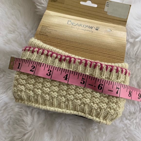 BEARPAW ladies tan 100% acrylic boot cuffs NWT one size - Picture 8 of 8